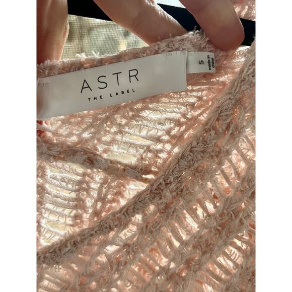ASTR The Label Pink Open Knit V-Neck Sweater Size S - Picture 7 of 9